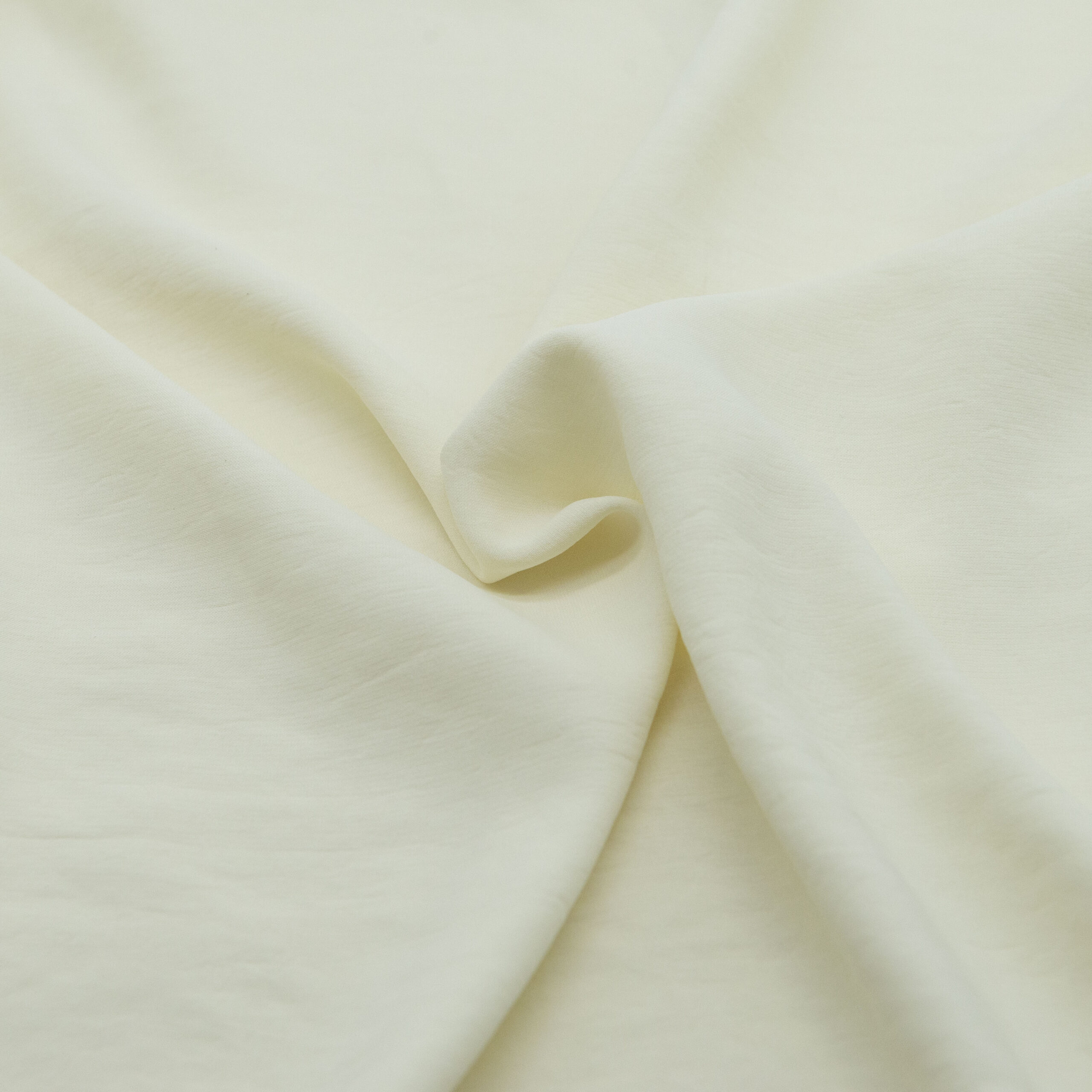 Crinkled Polyester Fabric for Blouses and Dresses, 170gsm – VX8304 - Image 5