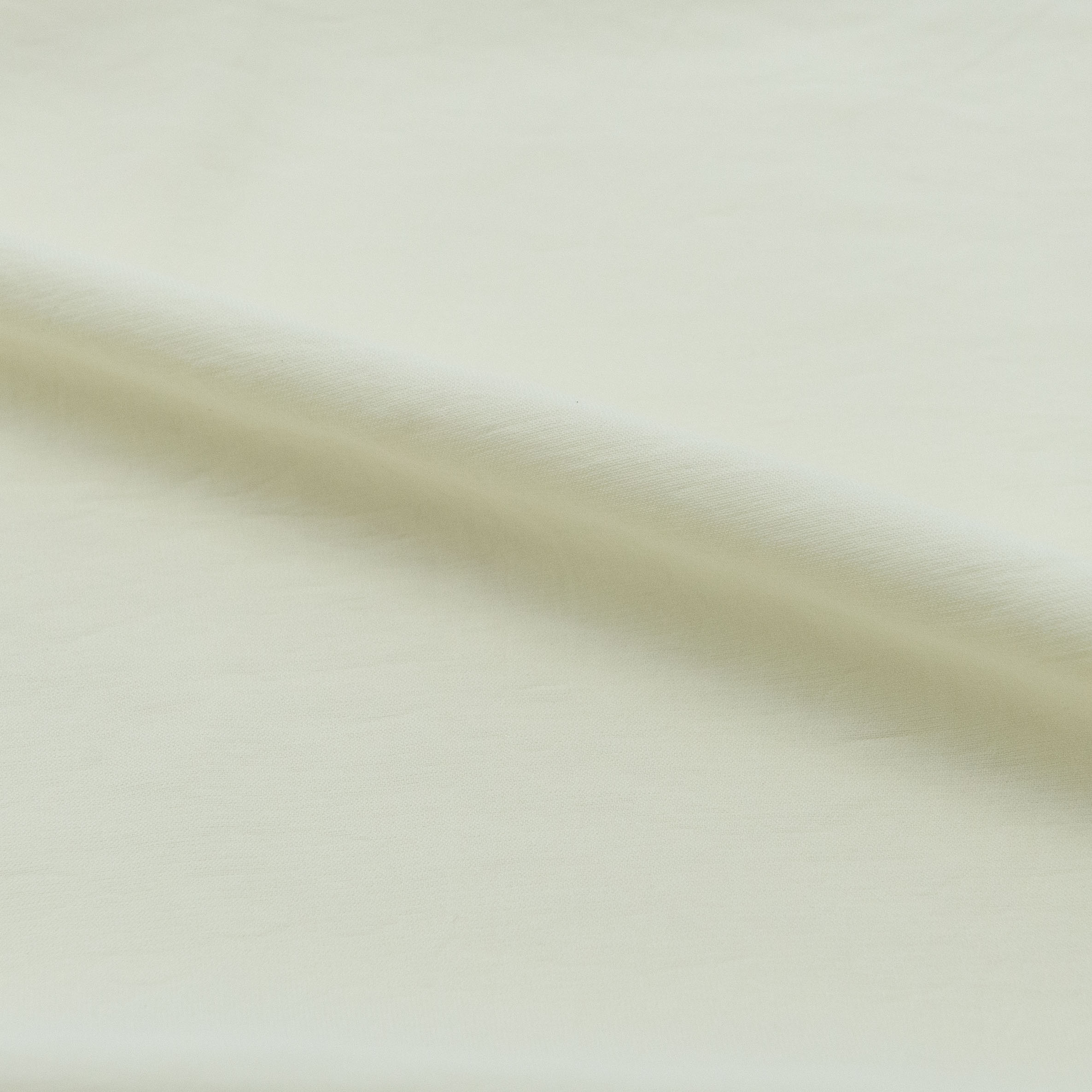 Crinkled Polyester Fabric for Blouses and Dresses, 170gsm – VX8304 - Image 2